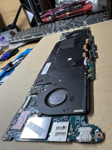 Main dell XPS 7390 2 in 1, I5-1035G1 8GB, DDP31 LA-G172P