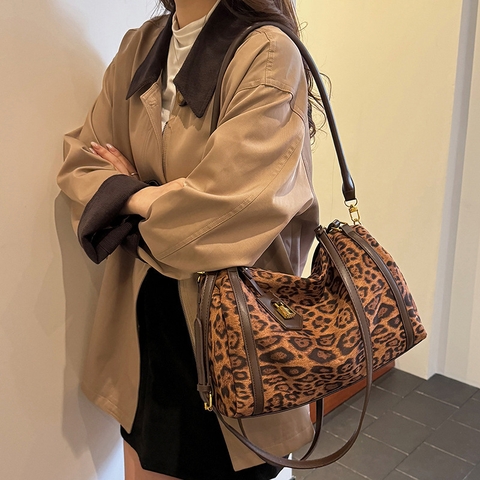 Túi Vai Da Báo Size To Gu Cá Tính - tt251141