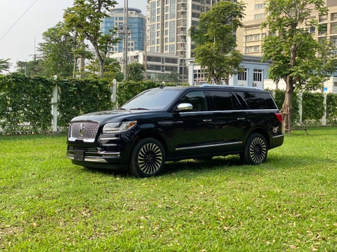 Lincoln Navigator L Black Label