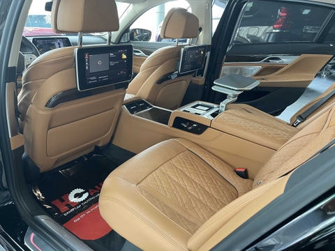 BMW 750Li 2021