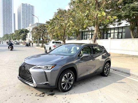 Lexus UX200