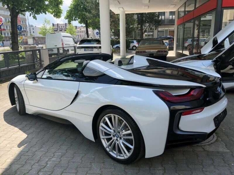 BMW i8 Roadster