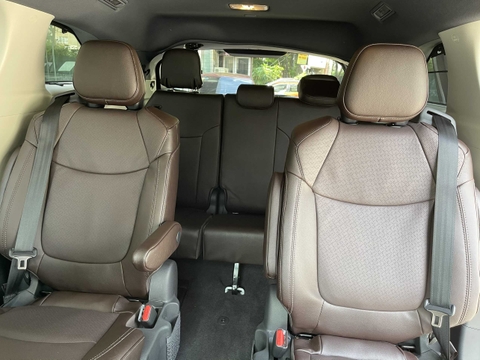 Toyota Sienna Platinum 2.5 Hybrid 2021