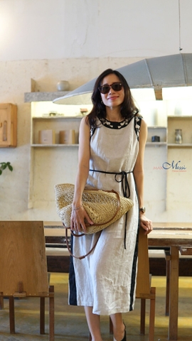 Đầm linen phối 2 màu thêu tay LILY MaxMessi