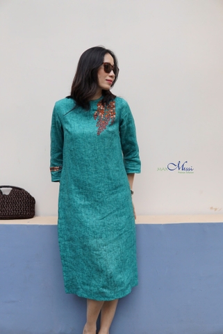 Đầm Linen loang thêu tay hoa đào hạc BLAIR MaxMessi