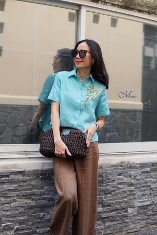 A223 áo sơ mi linen tay cộc thêu tay TRUDY
