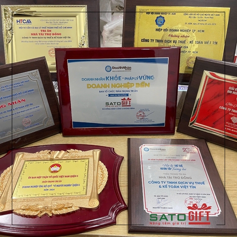 Quà tặng Kỷ niệm chương: Bằng khen thưởng theo yêu cầu