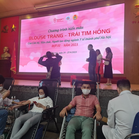 Đoàn viên Công ty HUD INVEST tham gia hiến máu tình nguyện