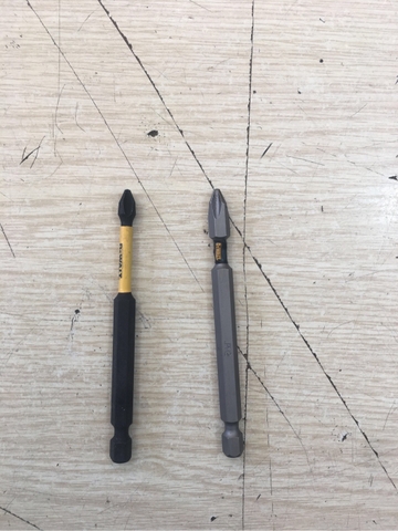 Mũi vít trung Dewalt 25