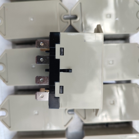 khởi động từ G7L-2A-TUBJ 120/240V