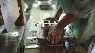 Ấn Độ: Biến không khí ô nhiễm thành vật liệu xây dựng