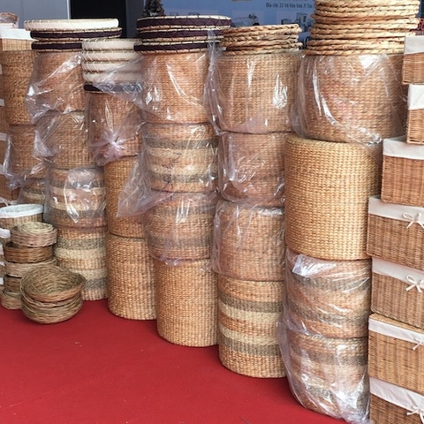 Ghế Đôn Lục Bình Sọc Cói 40x30cm - Round Water Hyacinth Woven Ottoman