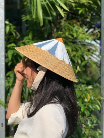 Nón Cỏ Bàng vẽ hoa đẹp - Nón Lá Cỏ Bàng Chắc Chắn (có sẵn dây nón)