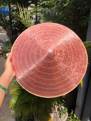 Nón lá LỤA đẹp - Nón lụa 2 lớp dày chắc chắn dùng che nắng/ chụp ảnh (có sẵn dây nón)