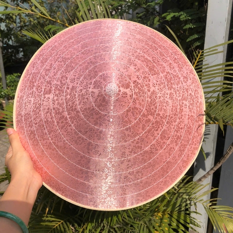 Nón lá LỤA đẹp - Nón lụa 2 lớp dày chắc chắn dùng che nắng/ chụp ảnh (có sẵn dây nón)