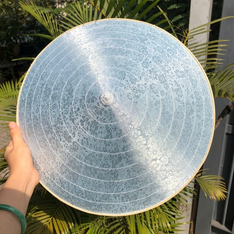 Nón lá LỤA đẹp - Nón lụa 2 lớp dày chắc chắn dùng che nắng/ chụp ảnh (có sẵn dây nón)