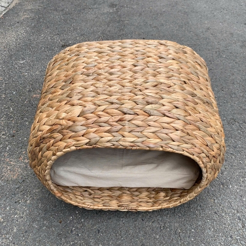 Ổ đệm cho thú cưng hình oval - Nhà thú cưng kèm lót bằng lục bình - Ổ mèo