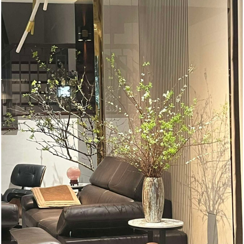 Bình gốm khảm trai