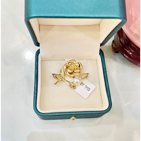 Cài áo hoa gắn ngọc trai