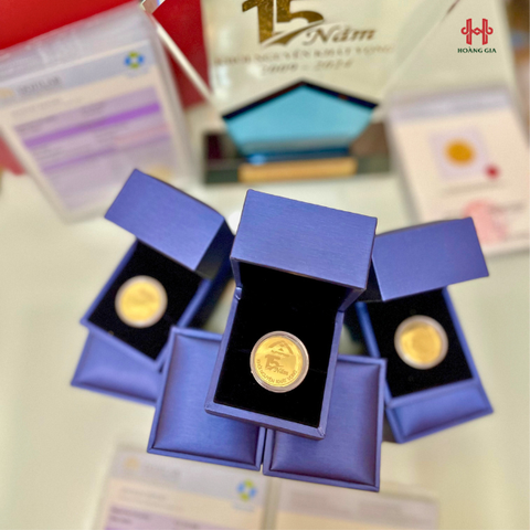 Quà tặng vàng khắc logo thương hiệu