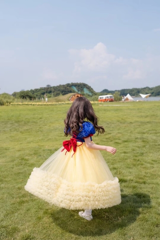 Váy công chúa bạch tuyết vàng Jamiya