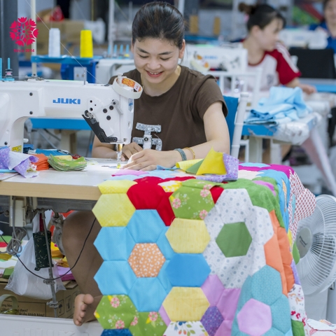 Tấm chăn hồi môn - Kết nối quá khứ và hiện tại, trao gửi yêu thương mãi mãi