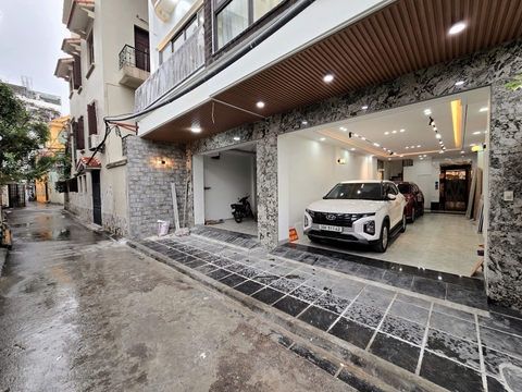 Bán nhà phố Ngọc Lâm, gần cầu Chương Dương, 6 tầng, DT 68m2, MT 4.5m, 4PN, 2024