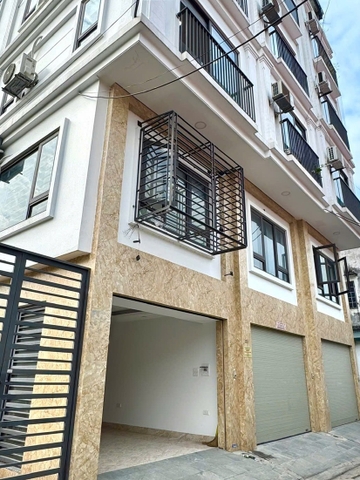 Bán nhà ngõ 565 Bát Khối, Cự Khối, 6 tầng, DT 35m2, MT 3.85m, 3PN, có gara ô tô, 2025