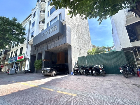 Bán đất mặt phố Cổ Linh, Thạch Bàn, DT 73m2, MT 7m, tiện kinh doanh, buôn bán, 32.5 tỷ