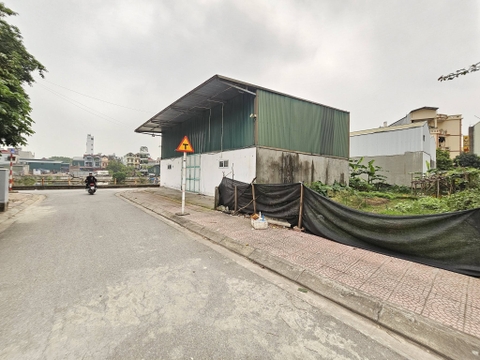 Bán đất đấu giá Cự Khối, gần Hồ Đầm Tranh, DT 91m2, MT 7m, đường 9m, ô tô tránh nhau