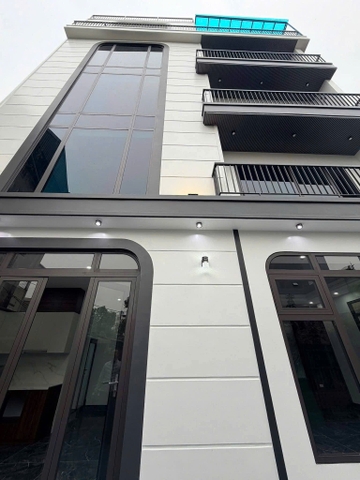 Bán nhà phố Ngọc Trì, Thạch Bàn, 5 tầng, DT 50m2, MT 9.5m, 3PN, có thang máy, 2025