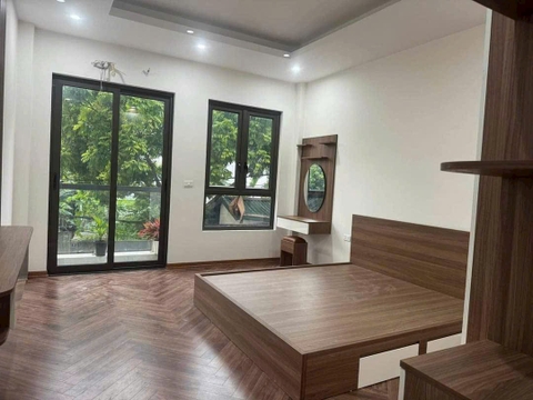 Bán nhà phố Cổ Linh, Thạch Bàn, 5 tầng, DT 36m2, MT 3.6m, 3PN, Đông Nam, 2024