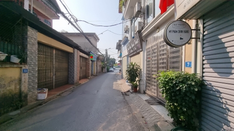 Bán đất ngõ 565 phố Bát Khối, Cự Khối, DT 100m2, MT 5m, ô tô tránh nhau, SĐCC, 2024