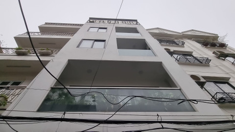 Bán nhà mặt ngõ phố Thạch Bàn, Nhà 4 tầng, DT 46m2, MT 6.7m, 4PN, ô tô đỗ cửa