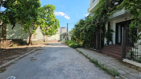 Bán đất phân lô Thạch Bàn, DT 80m2, MT 5.3m, đường và vỉa hè 7m, SĐCC, 2024