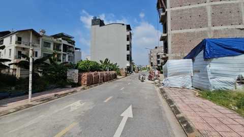 Bán đất đấu giá Cự Khối, Long Biên, DT 80m2, MT 5m, đường rộng 11m, container đỗ cửa