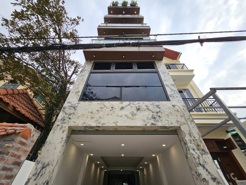 Bán nhà phố Bát Khối, gần cầu Thanh Trì, 6 tầng, DT 60m2, MT 3.6m, 4PN, full nội thất