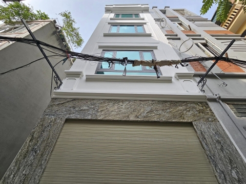 Bán nhà phố Trạm, chân cầu Vĩnh Tuy, 4 tầng, DT 41m2, MT 4.1m, 4PN, full nội thất