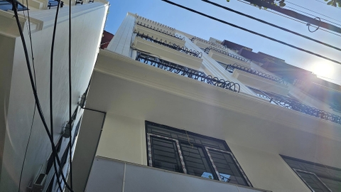 Bán nhà mặt ngõ phố Ngọc Lâm, 6 tầng, DT 37m2, MT 3.5m, 3PN, có thang máy, SĐCC