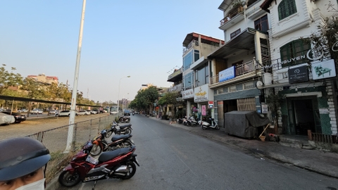 Bán đất phố Cổ Linh, Thạch Bàn, DT 106m2, MT 5.3m, đường 4.5m, 2 mặt ngõ trước sau