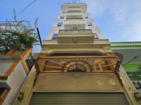 Bán nhà phân lô chân cầu Vĩnh Tuy, 7 tầng, DT 90m2, MT 5m, 4PN, có thang máy, gara