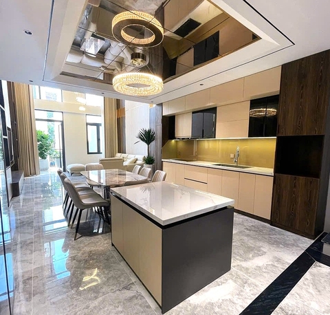 Bán nhà phân lô Cổ Linh, gần Aeon Mall, 7 tầng, DT 68m2, MT 5m, 4PN, full nội thất