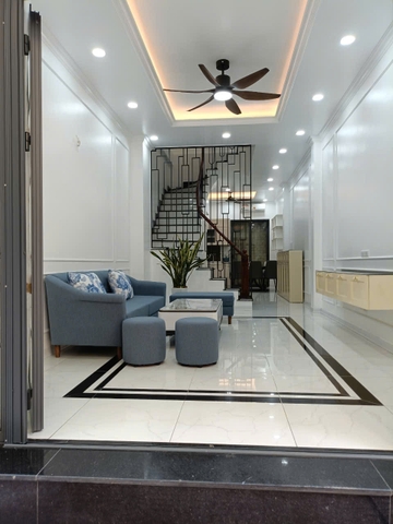 Bán nhà phân lô phố Ngọc Lâm, 4 tầng, DT 48m2, MT 3.6m, 4PN, full nội thất, đường 6m