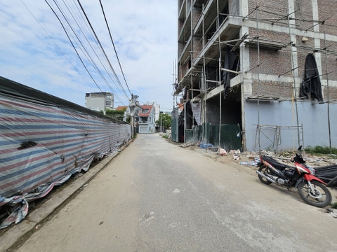 Bán đất đấu giá Thạch Bàn, gần hồ Cự Khối, 90m2, MT 5.5m, đường 8m, SĐCC, 2026