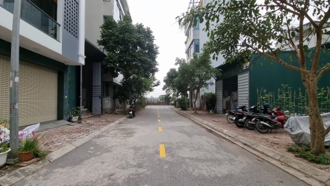 Bán đất phân lô Thạch Bàn, Lô góc, DT 90m2, MT 5.3m, đường 11m, container đỗ cửa