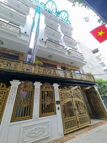 Bán nhà phố Cổ Linh, 7 tầng, DT 65m2, MT 8m, có thang máy, gara ô tô, full nội thất