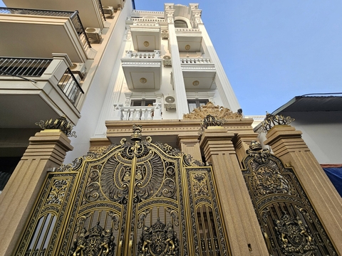 Bán nhà phố Việt Hưng, gần Vinhomes, 6 tầng, DT 100m2, MT 6m, có thang máy, gara