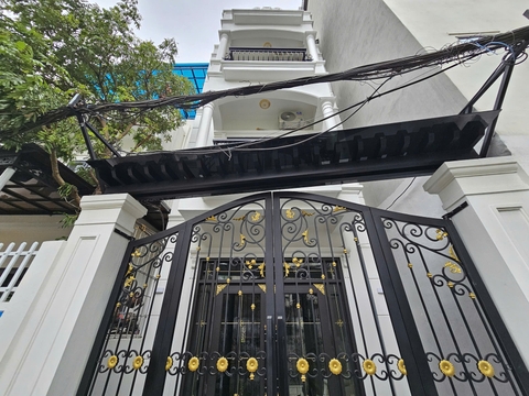 Bán nhà phố Nguyễn Thời Trung, Thạch Bàn, 4 tầng, DT 75m2, MT 4.5m, 4PN, full nội thất