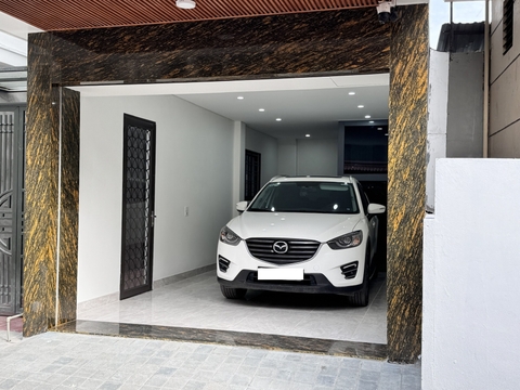 Bán nhà phố Mai Phúc, Phúc Đồng, 6 tầng, DT 43m2, MT 4m, có thang máy, gara ô tô