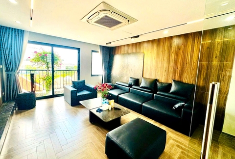 Bán nhà phố Nguyễn Lam, gần Vinschool, 7 tầng, DT 42m2, MT 4.8m, 4PN, full nội thất